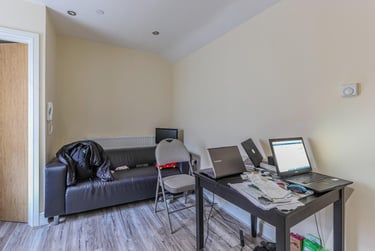 1 bed house, Cyril Crescent, Adamstown, Cardiff, CF241DQ - Image 3